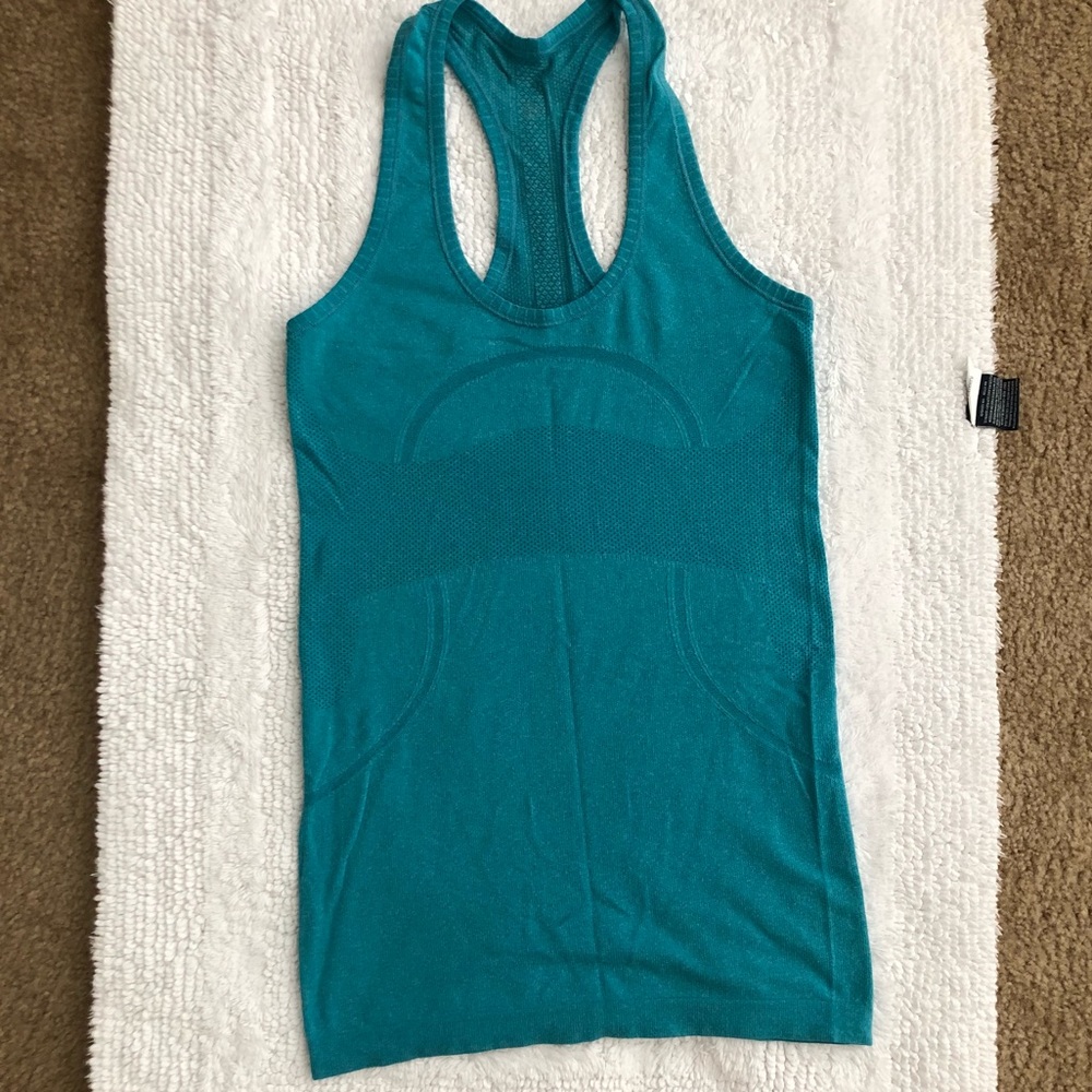 Lululemon tank